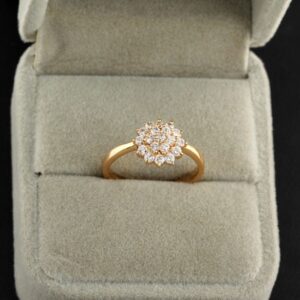 New Trendy Women Fashion Zircon Flower Rhinestone Finger Ring Elegant Rings Female Wedding Jewelry Accessories